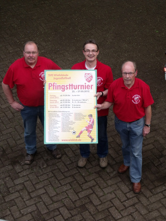 Bild 4 Prsentation Plakat pfingstturnier 2012