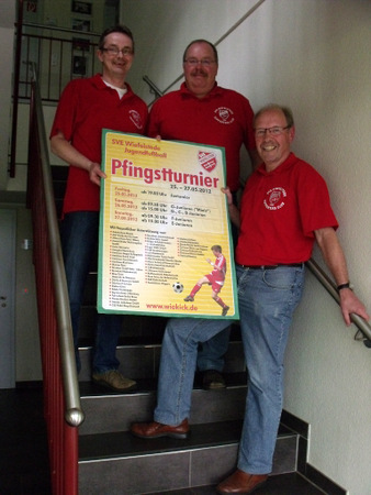 Bild 6 Prsentation Plakat pfingstturnier 2012